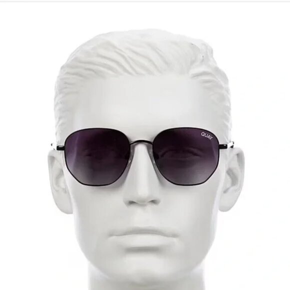 New Quay Unisex Big Time Black Frame / Smoke Polarized Lens Round Sunglasses - Picture 4 of 7